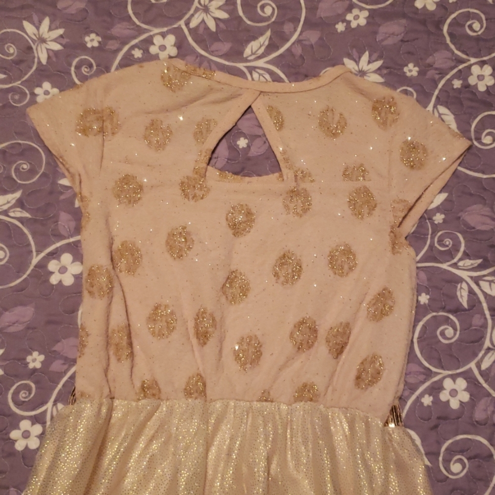 Clothes - Picture 3 of 3